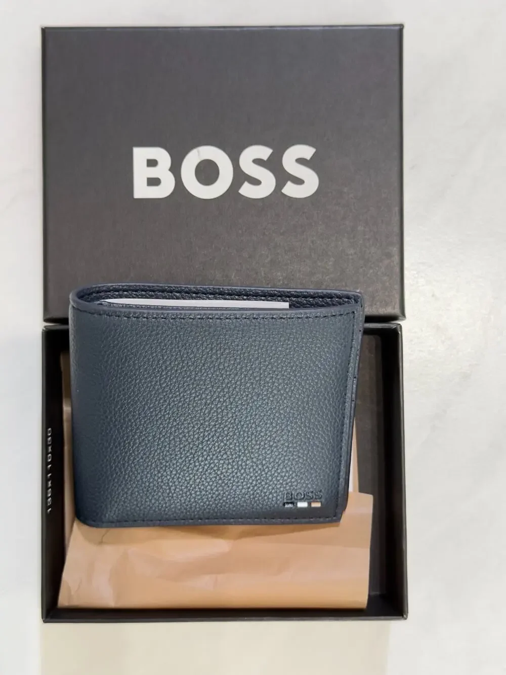 NWT BOSS Ray Bifold Wallet, $90 MSRP